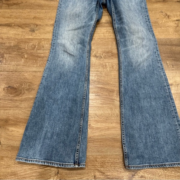 Rag‎ & Bone High Rise Casey Flare - Norwalk Medium Acid Wash Size 30 - Picture 4 of 9